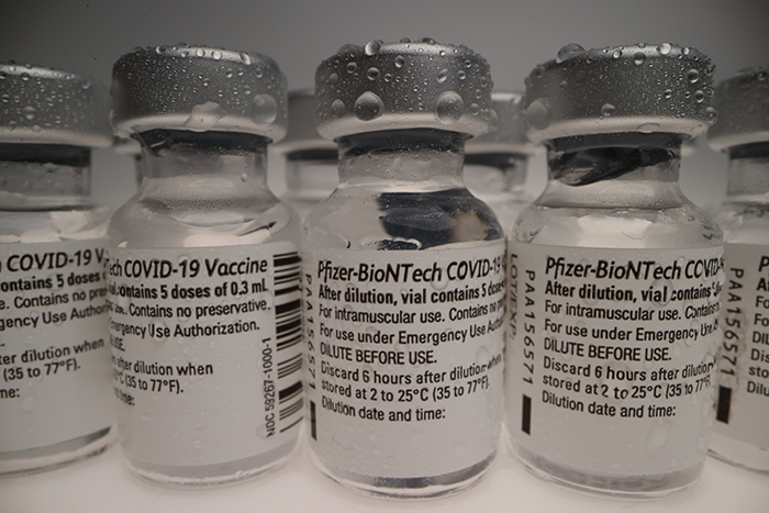 Pfizer COVID vaccine vilas